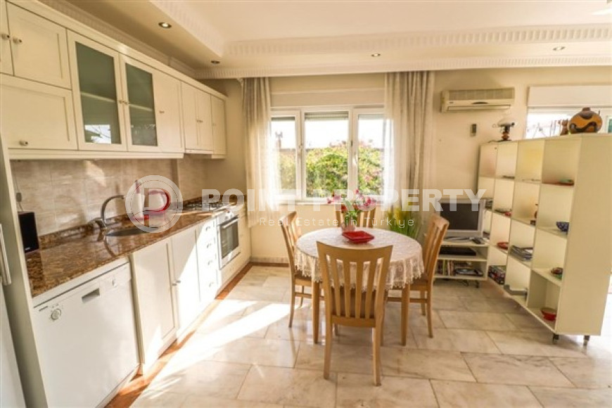 Ухоженная квартира 110 м2 в небольшом доме, центр Аланьи-id-3460-фото-2