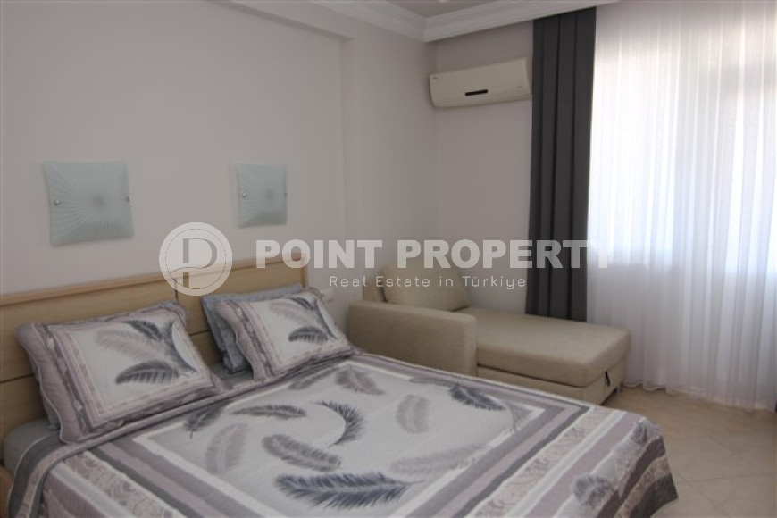 Spacious two-level apartment with an area of 200 m2, Mahmutlar district-id-3466-photo-4