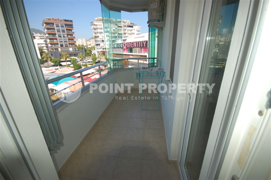 Three-room apartment with a swimming pool in the lower part of the Oba district, 75 m2-id-1305-photo-19