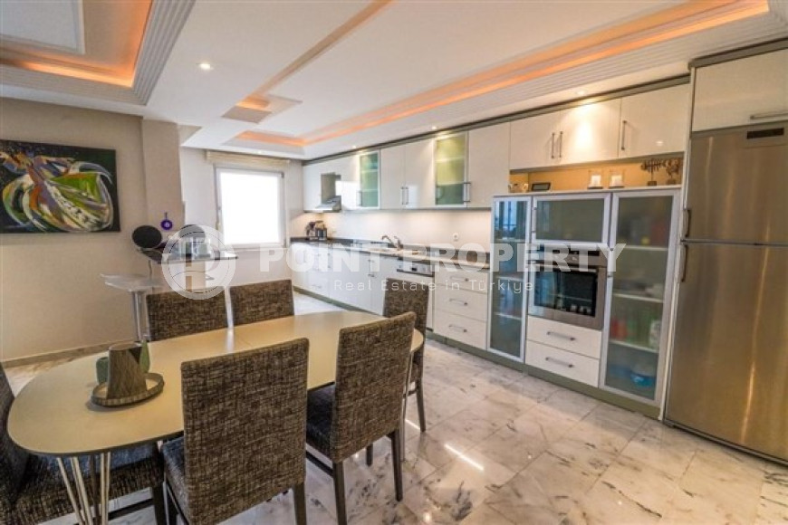 Вместительные апартаменты 4+1 и 170 м2 возле городских пляжей района Тосмур-id-3469-фото-6