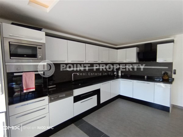 Трёхкомнатная дуплексная квартира 170 м2 с мебелью в доме 2015 года, район Оба-id-3476-фото-11