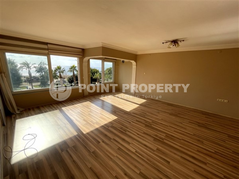 Прекрасная четырехкомнатная квартира 135 м2 на первой береговой линии, центр Аланьи-id-3487-фото-8