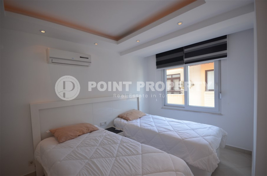 Spacious apartment with a 2+1 layout and an area of 90 m2 in a complex with a private pool and garden in the Oba area, 250 meters from the sea-id-1309-photo-10