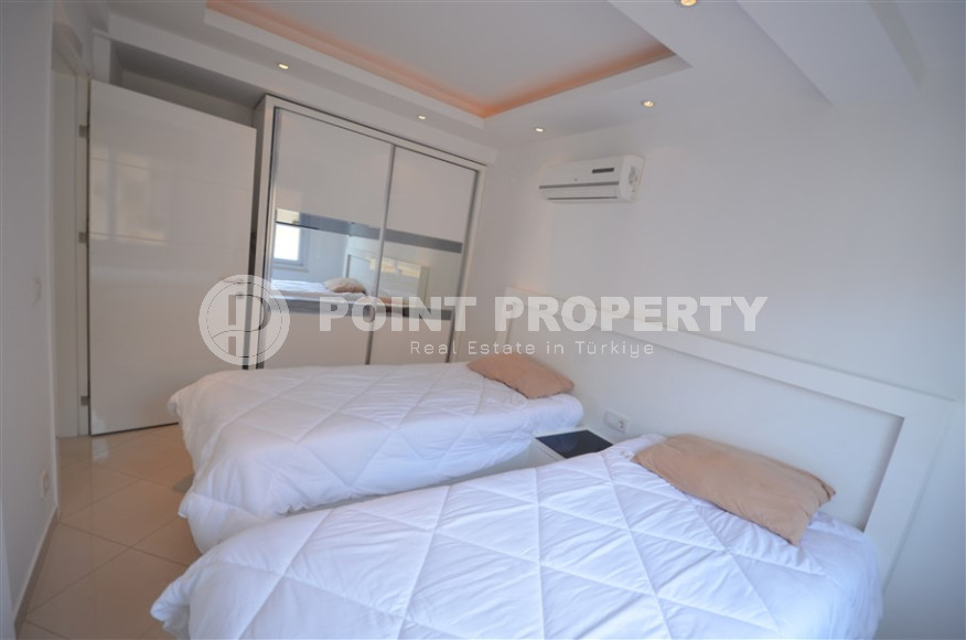 Spacious apartment with a 2+1 layout and an area of 90 m2 in a complex with a private pool and garden in the Oba area, 250 meters from the sea-id-1309-photo-11