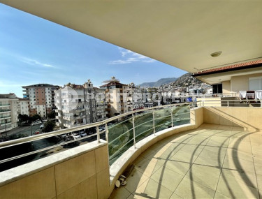 Ухоженная большая квартира с площадью 110 м2 в 300 метрах от городской инфраструктуры, центр Аланьи-id-3513-фото-5