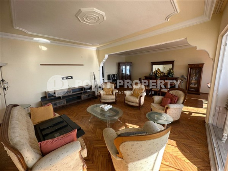 Панорамная квартира 2+1 с видом на море и всего в 50м от пляжа, в самом центре Алании.-id-3515-фото-2