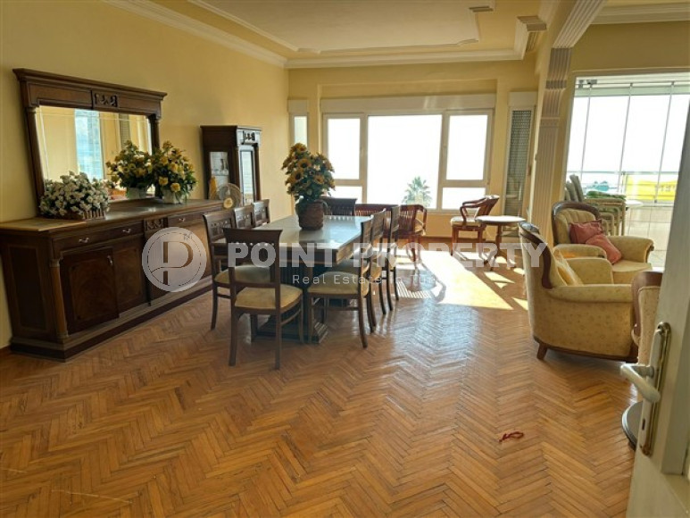 Панорамная квартира 2+1 с видом на море и всего в 50м от пляжа, в самом центре Алании.-id-3515-фото-3