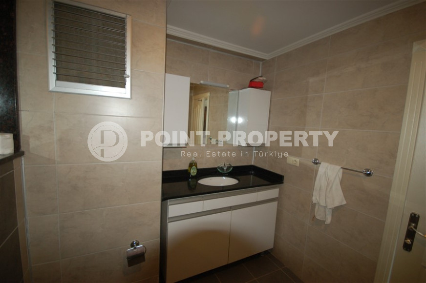 Comfortable three-room apartment 2+1 with an area of 110 m2 from the owner in a large complex in Oba, Alanya, 600 meters from the sea-id-1310-photo-13