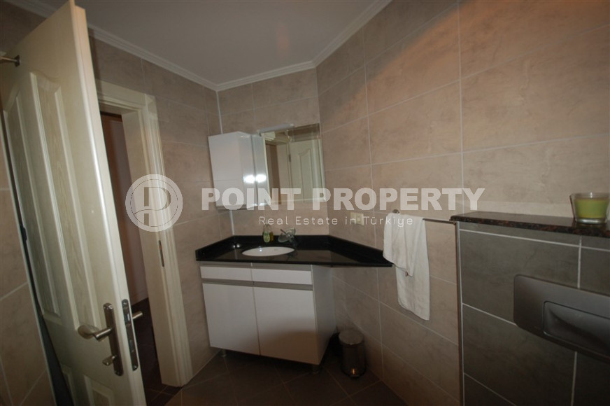 Comfortable three-room apartment 2+1 with an area of 110 m2 from the owner in a large complex in Oba, Alanya, 600 meters from the sea-id-1310-photo-17