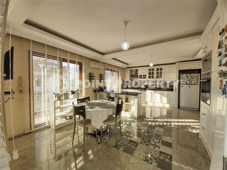 Дворцовый шестикомнатный пентхаус 320 м2 с уникальным интерьером, район нижняя Оба-id-3522-фото-2