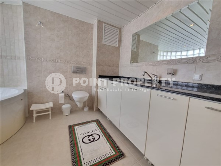 Comfortable apartment 125 m2 with three balconies, Tosmur district-id-3525-photo-14