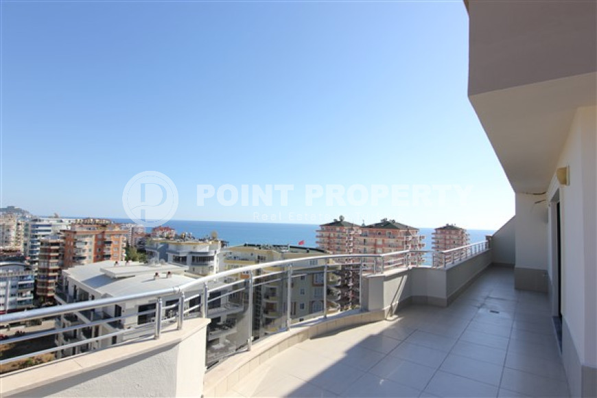 Luxurious duplex 520 m2 400 meters from the beach.-id-3551-photo-1
