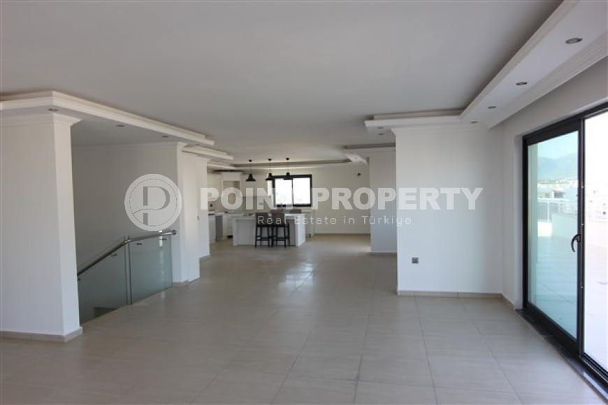 Luxurious duplex 520 m2 400 meters from the beach.-id-3551-photo-8