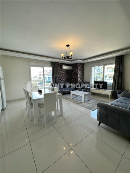 Квартира 1+1 в центре района Кестель в 150 метрах от моря.-id-3553-фото-2