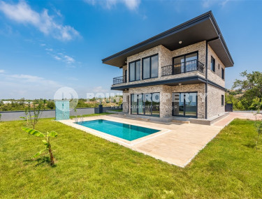 Stylish villa of 240 m2 in the Incekum area with enchanting views of the Mediterranean Sea.-id-1040-photo-2