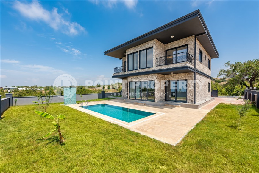 Stylish villa of 240 m2 in the Incekum area with enchanting views of the Mediterranean Sea.-id-1040-photo-2