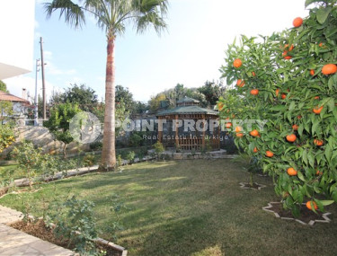 Триплекс 200 м2 с садом и бассейном в элитном районе Каргыджак.-id-3559-фото-3