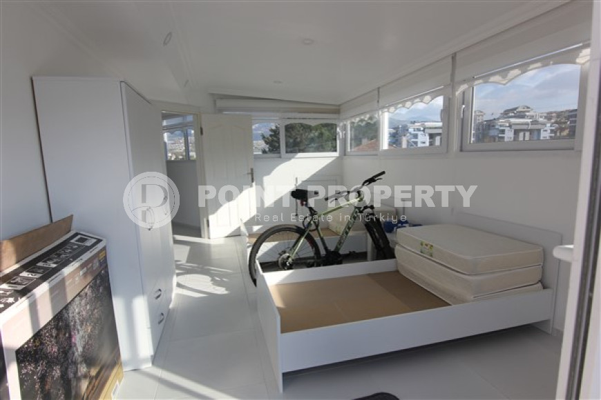 Триплекс 200 м2 с садом и бассейном в элитном районе Каргыджак.-id-3559-фото-11