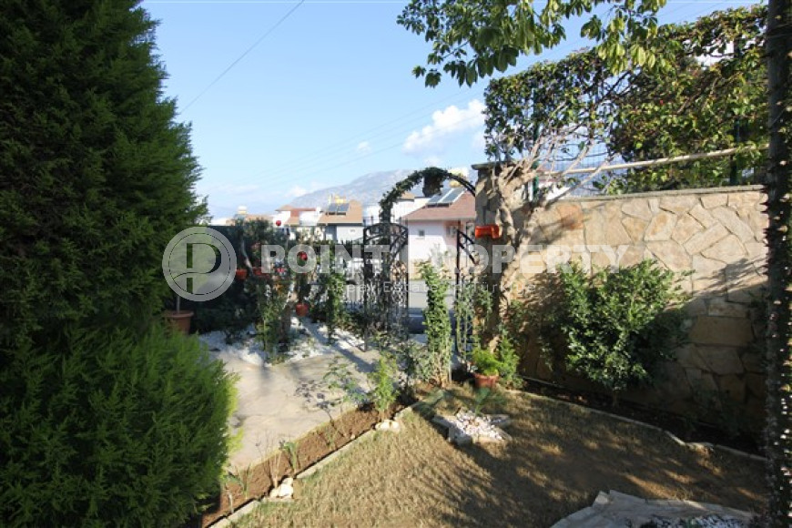 Триплекс 200 м2 с садом и бассейном в элитном районе Каргыджак.-id-3559-фото-16