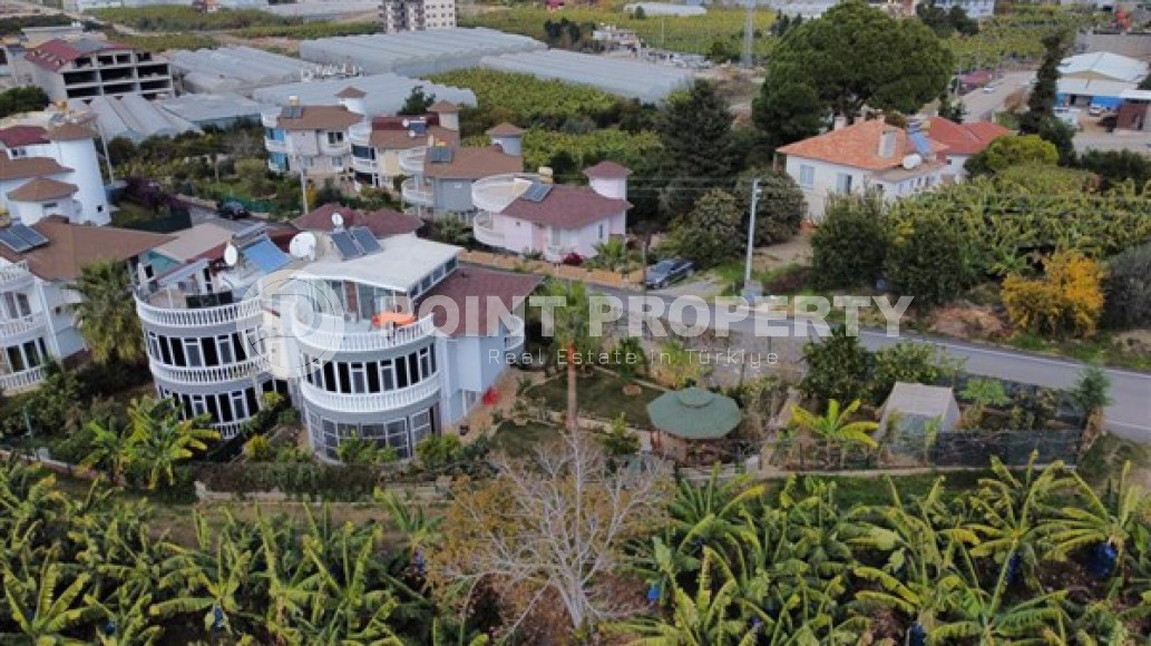 Триплекс 200 м2 с садом и бассейном в элитном районе Каргыджак.-id-3559-фото-19