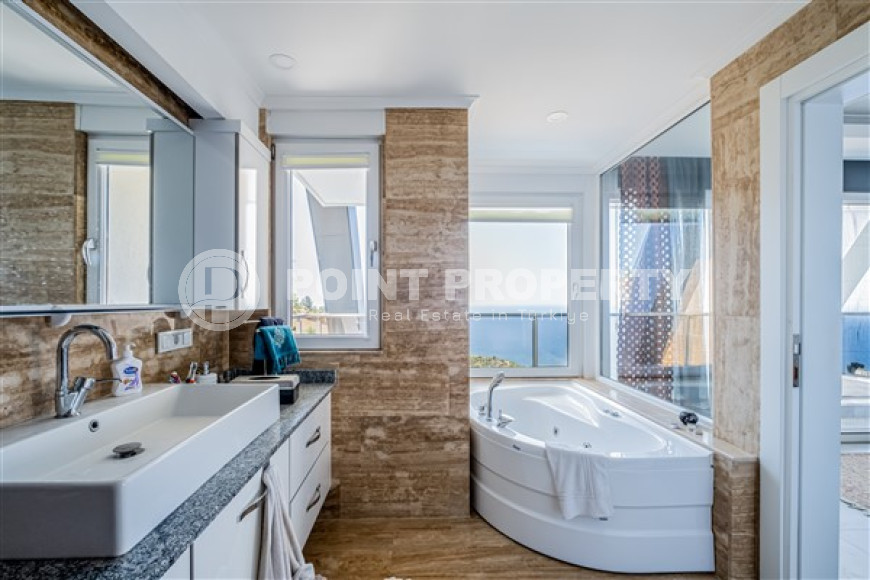 Роскошная вилла 3+1 с панорамным видом на море в районе Каргыджак.-id-3599-фото-7