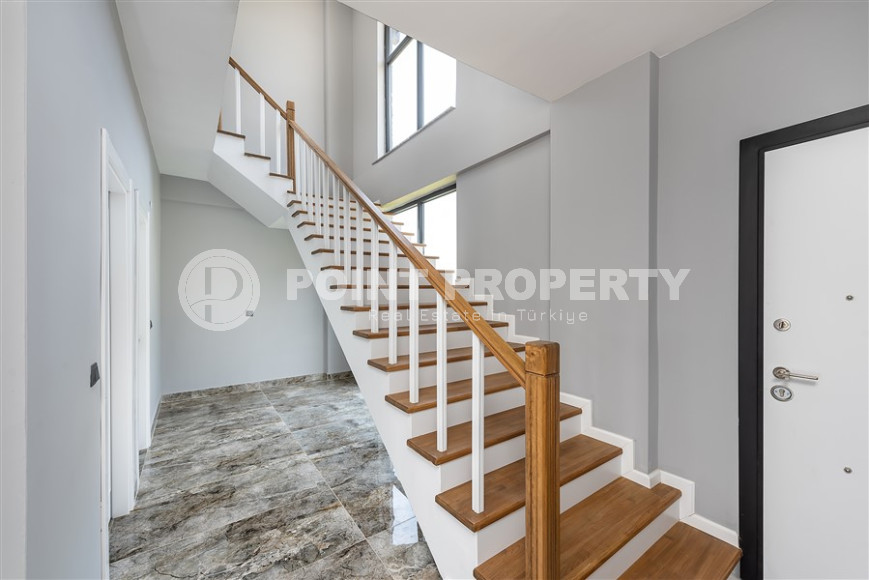 Stylish villa of 240 m2 in the Incekum area with enchanting views of the Mediterranean Sea.-id-1040-photo-8