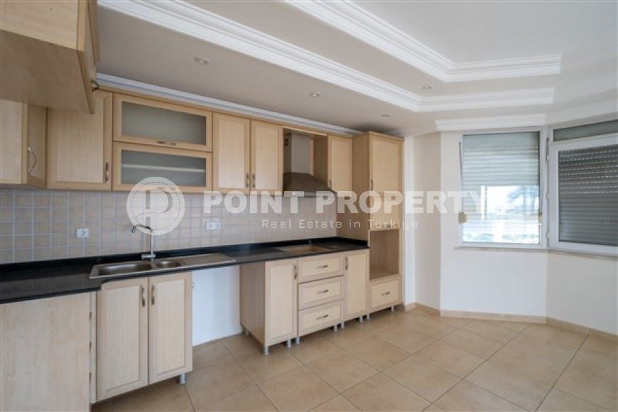 Двухуровневые апартаменты 3+1 в 6 километрах от моря в центральном районе Аланьи.-id-3600-фото-2