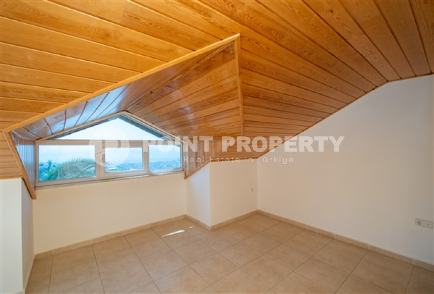 Двухуровневые апартаменты 3+1 в 6 километрах от моря в центральном районе Аланьи.-id-3600-фото-9