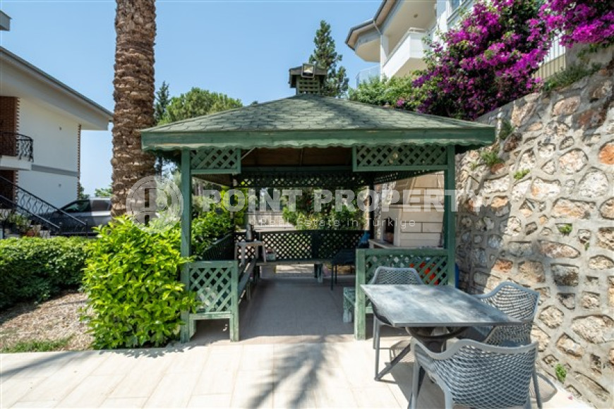 Двухуровневые апартаменты 3+1 в 6 километрах от моря в центральном районе Аланьи.-id-3600-фото-15