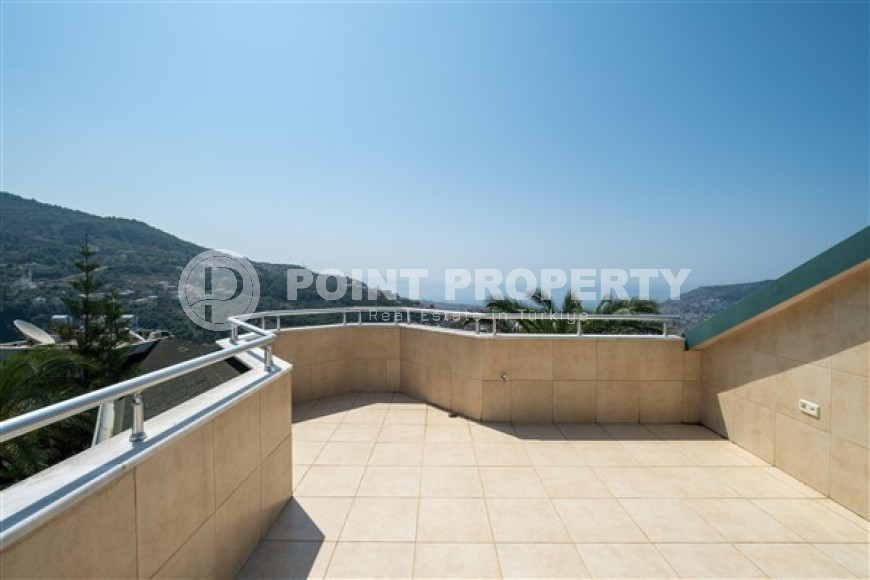 Двухуровневые апартаменты 3+1 в 6 километрах от моря в центральном районе Аланьи.-id-3600-фото-18