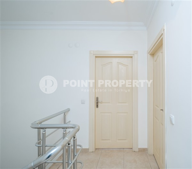 Двухуровневая квартира 3+1 с площадью 182 м2 на удалении от моря в районе Тепе, Аланья-id-3608-фото-13