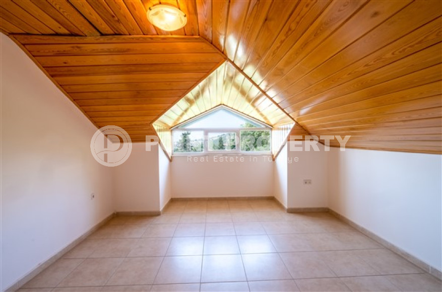 Двухуровневая квартира 3+1 с площадью 182 м2 на удалении от моря в районе Тепе, Аланья-id-3608-фото-14