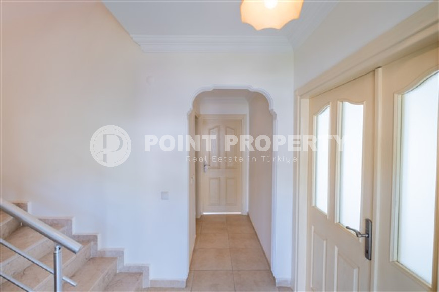 Двухуровневая квартира 3+1 с площадью 182 м2 на удалении от моря в районе Тепе, Аланья-id-3608-фото-20