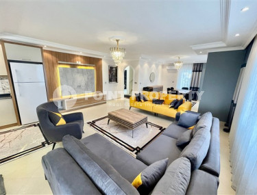 Великолепный дуплекс на 6-м этаже с мансардой в современном районе Тюрклер.-id-3611-фото-2