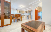 Bright, cozy apartment within walking distance from the sea in a residential complex with a swimming pool and garden.-id-3614-photo-2