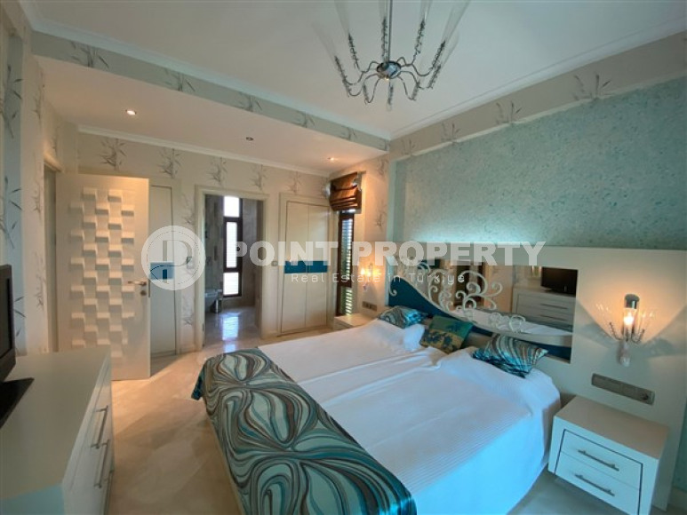 Просторный дуплекс 3+1 с бассейном и небольшим двориком в престижном районе Каргыджак.-id-3619-фото-6