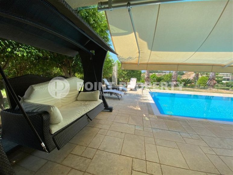 Просторный дуплекс 3+1 с бассейном и небольшим двориком в престижном районе Каргыджак.-id-3619-фото-13