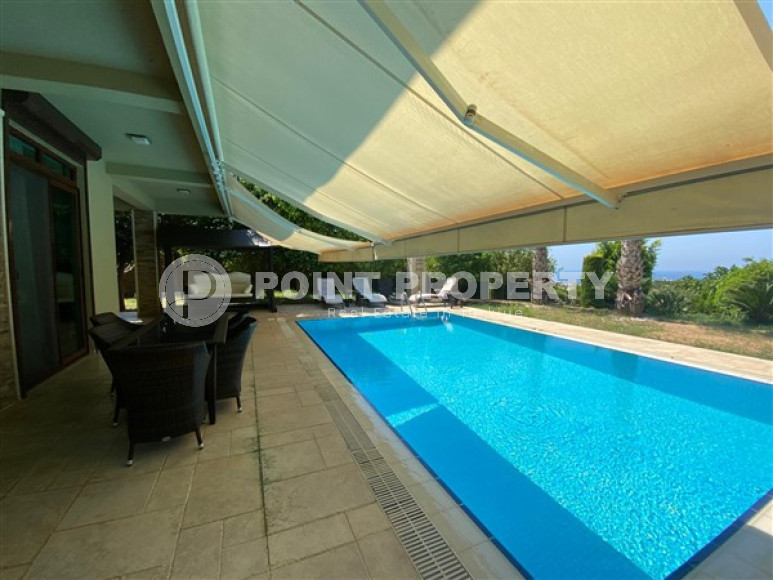 Просторный дуплекс 3+1 с бассейном и небольшим двориком в престижном районе Каргыджак.-id-3619-фото-15