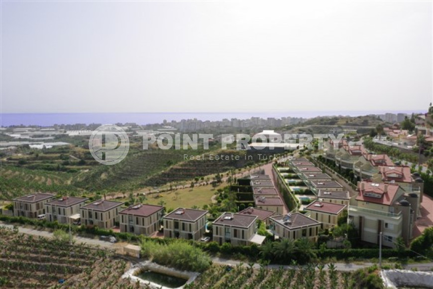 Просторный дуплекс 3+1 с бассейном и небольшим двориком в престижном районе Каргыджак.-id-3619-фото-16