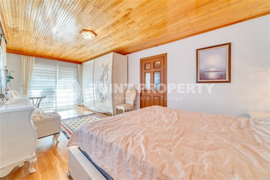 Просторный светлый дуплекс в 900 метрах от пляжа и набережной.-id-3631-фото-5