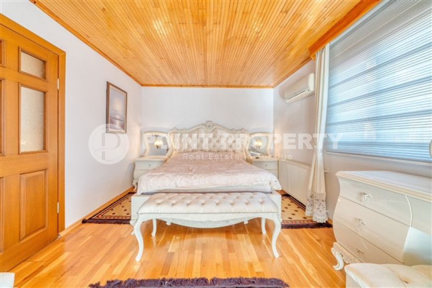 Просторный светлый дуплекс в 900 метрах от пляжа и набережной.-id-3631-фото-8