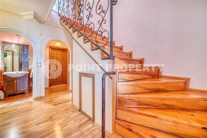 Просторный светлый дуплекс в 900 метрах от пляжа и набережной.-id-3631-фото-10