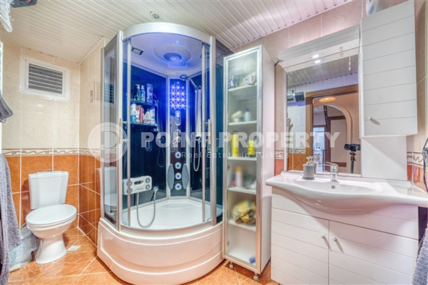 Просторный светлый дуплекс в 900 метрах от пляжа и набережной.-id-3631-фото-16