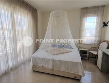 Двухуровневая квартира 4+1 в 400 метрах от моря в центре района Махмутлар.-id-3637-фото-4