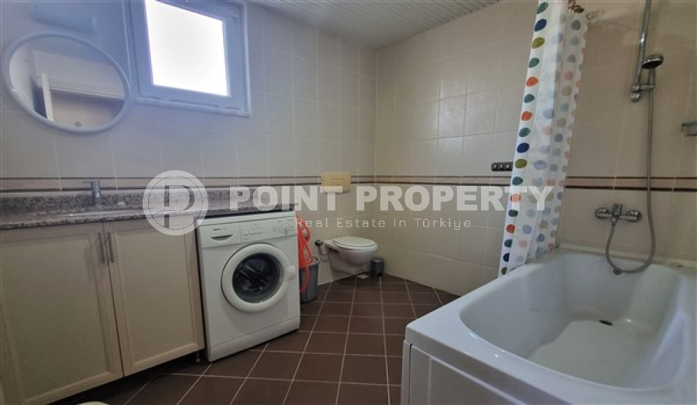 Двухуровневая квартира 4+1 в 400 метрах от моря в центре района Махмутлар.-id-3637-фото-10