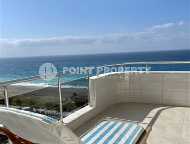 Spacious apartment 2+1, with a total area of 120 m2, on the first line.-id-3638-photo-1