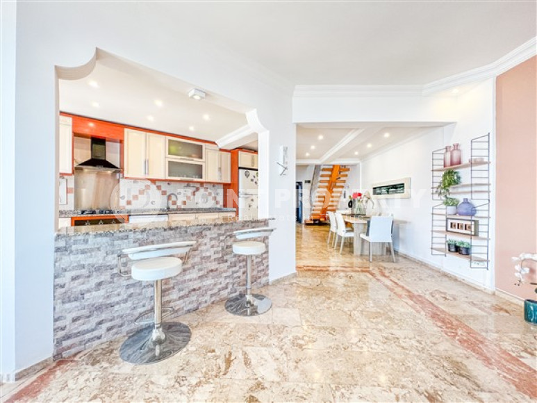 Роскошный пентхаус на 5-м этаже с видом на море.-id-3639-фото-2