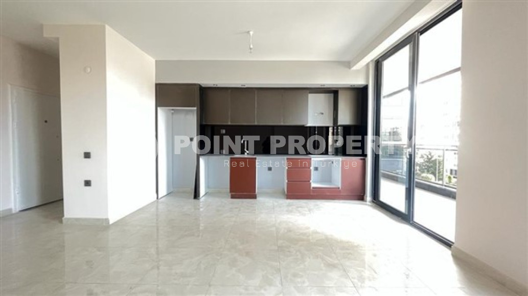 New apartments with high-quality renovation 450 meters from the sea, Mahmutlar district-id-3642-photo-2