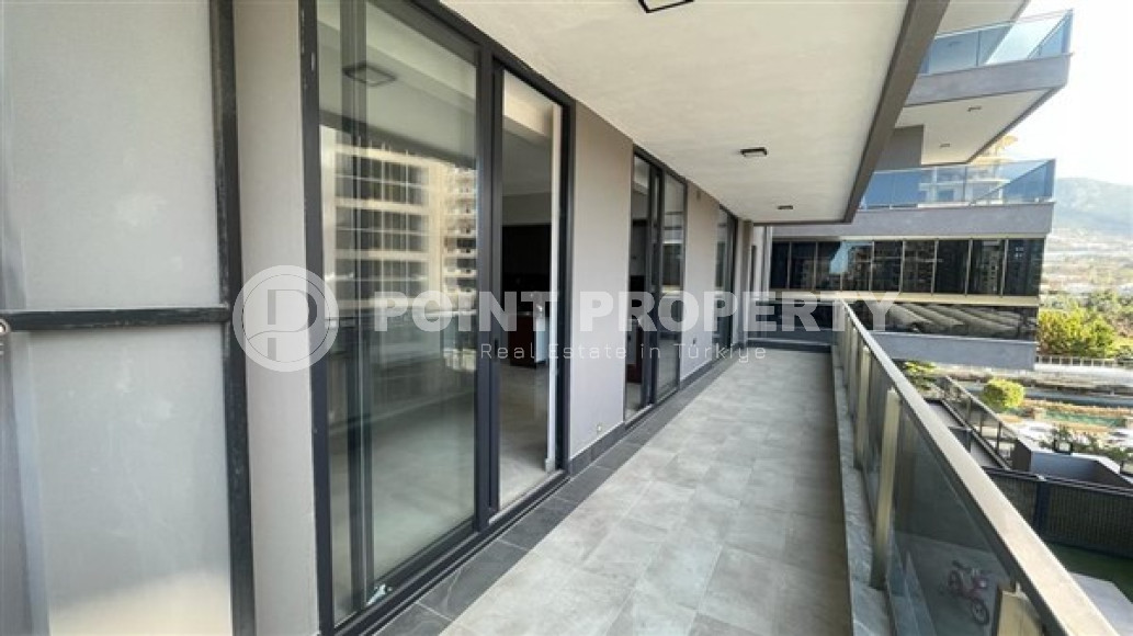 New apartments with high-quality renovation 450 meters from the sea, Mahmutlar district-id-3642-photo-3