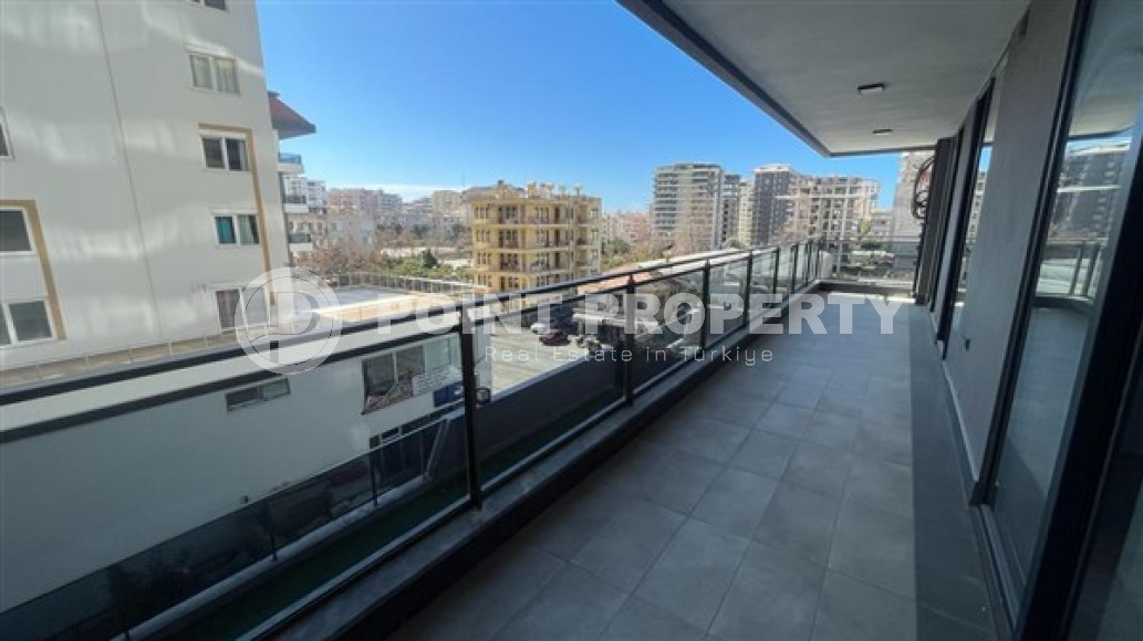 New apartments with high-quality renovation 450 meters from the sea, Mahmutlar district-id-3642-photo-4